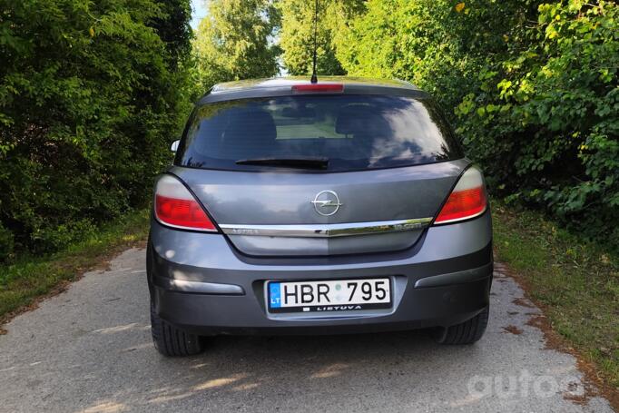 Opel Astra H Hatchback