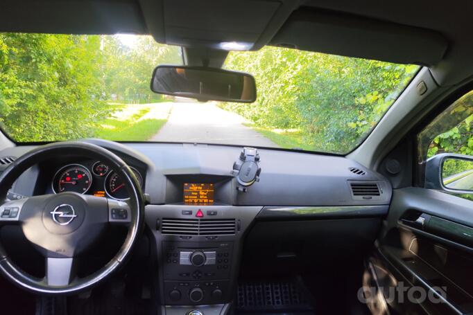 Opel Astra H Hatchback