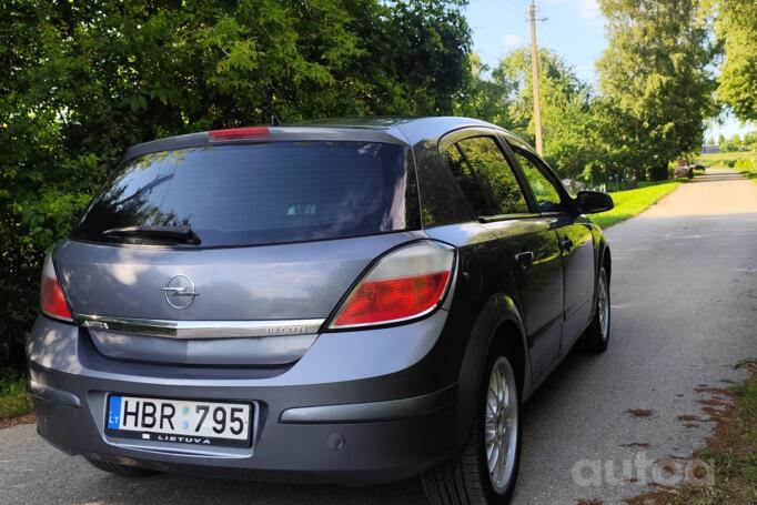 Opel Astra H Hatchback