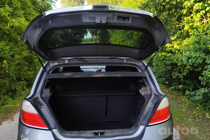 Opel Astra H Hatchback