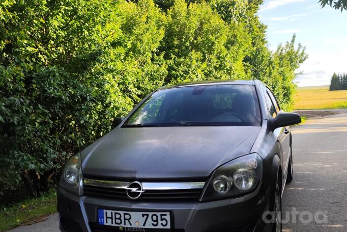 Opel Astra H Hatchback
