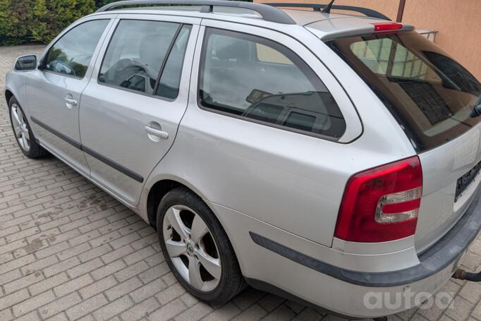 Skoda Octavia 2 generation Combi wagon 5-doors