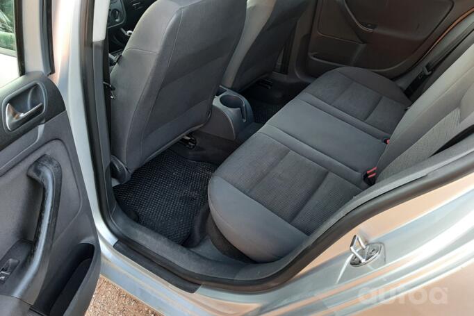Volkswagen Golf 5 generation Hatchback 5-doors