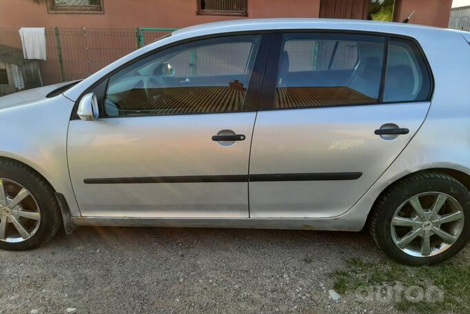 Volkswagen Golf 5 generation Hatchback 5-doors