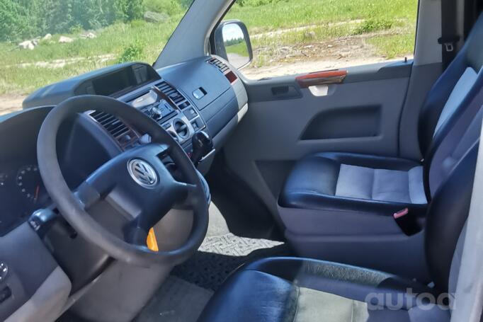 Volkswagen Transporter T5 Minivan 4-doors