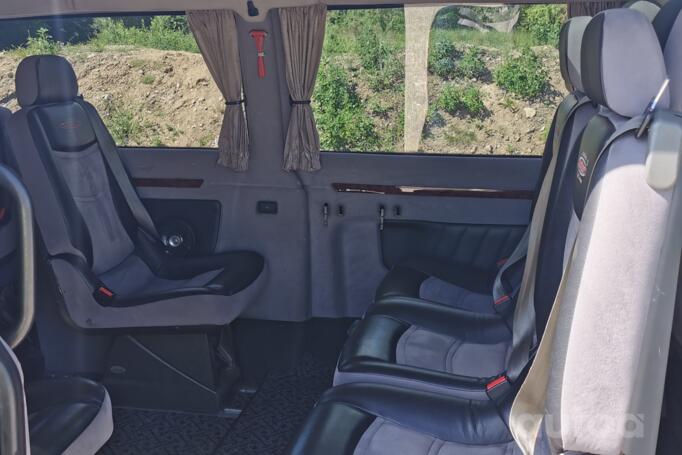 Volkswagen Transporter T5 Minivan 4-doors