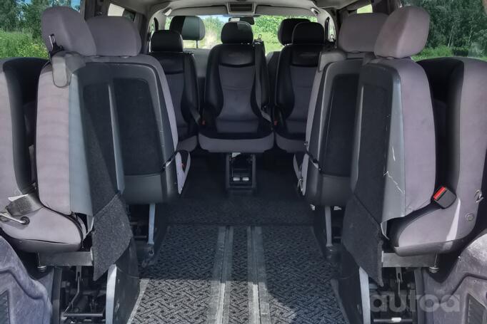 Volkswagen Transporter T5 Minivan 4-doors