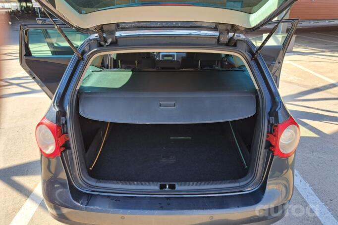 Volkswagen Passat B6 wagon 5-doors
