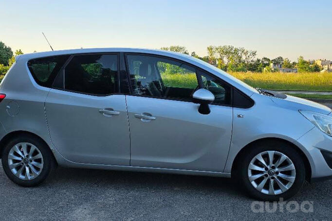 Opel Meriva 2 generation Minivan