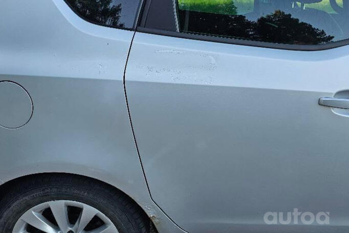 Opel Meriva 2 generation Minivan