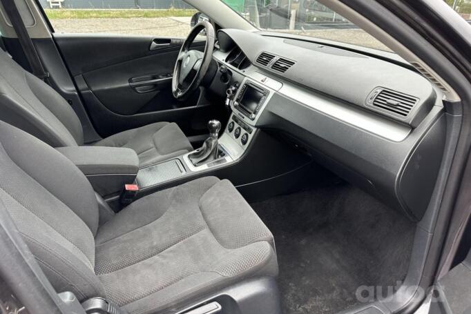 Volkswagen Passat B6 wagon 5-doors
