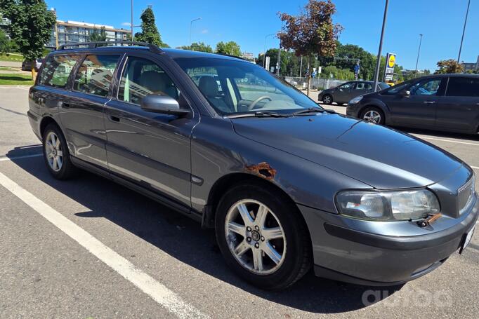 Volvo V70 2 generation R wagon 5-doors