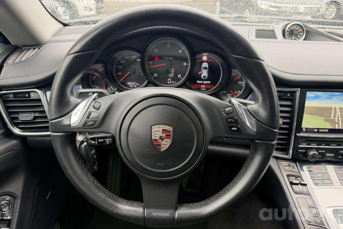 Porsche Panamera 970 Liftback