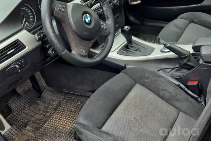 BMW 330 2010