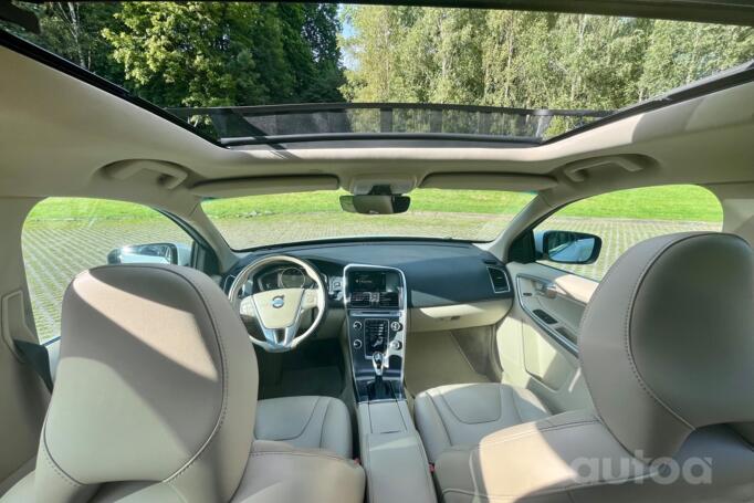 Volvo XC60 1 generation [restyling] Crossover