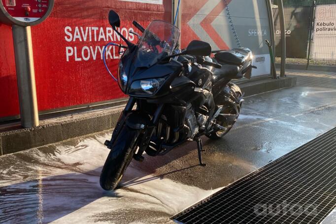 Yamaha FZ