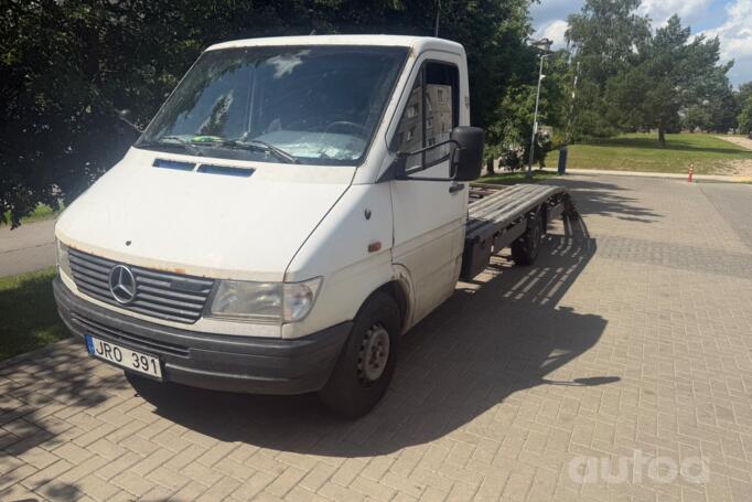Mercedes-Benz Sprinter First generation