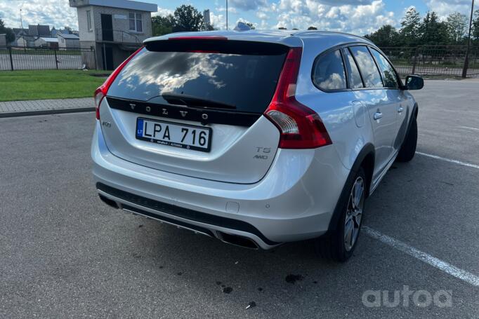 Volvo V60 Cross Country 1 generation wagon 5-doors
