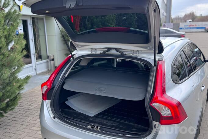 Volvo V60 Cross Country 1 generation wagon 5-doors