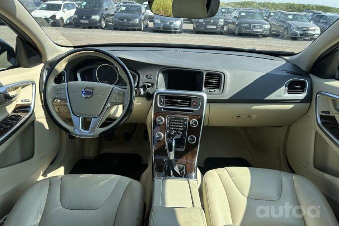 Volvo V60 Cross Country 2 generation wagon