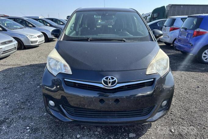 Toyota Verso-S 1 generation Minivan