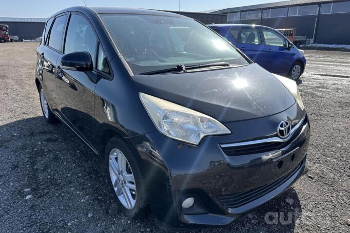 Toyota Verso-S 1 generation Minivan