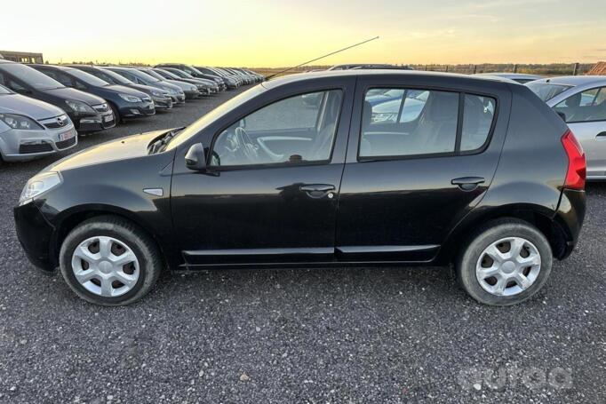 Dacia Sandero 1 generation Hatchback