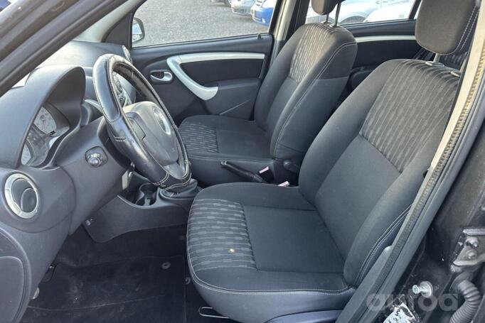 Dacia Sandero 1 generation Hatchback
