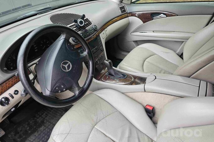 Mercedes-Benz E220