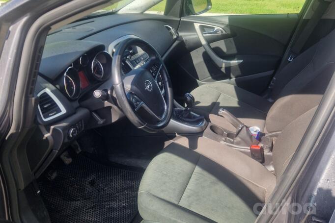Opel Astra J [restyling] Hatchback 5-doors
