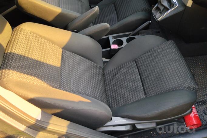 Toyota Corolla Verso 1 generation [restyling] -2 generation