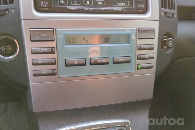 Toyota Corolla Verso 1 generation [restyling] -2 generation
