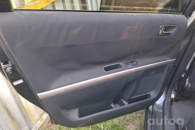 Toyota Corolla Verso 1 generation [restyling] -2 generation