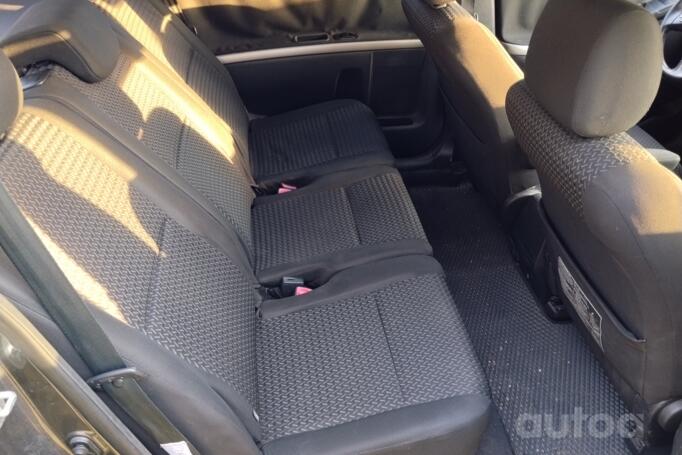 Toyota Corolla Verso 1 generation [restyling] -2 generation
