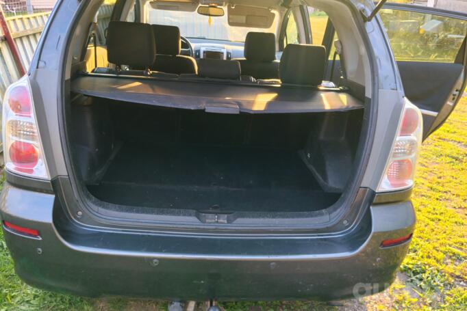 Toyota Corolla Verso 1 generation [restyling] -2 generation