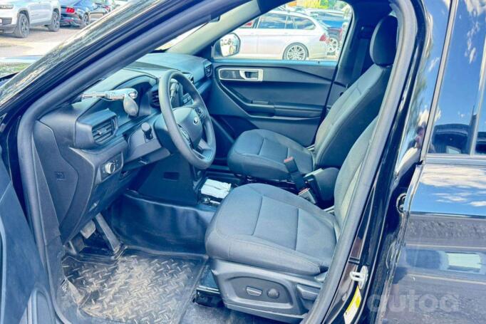 Ford Explorer 6 generation SUV