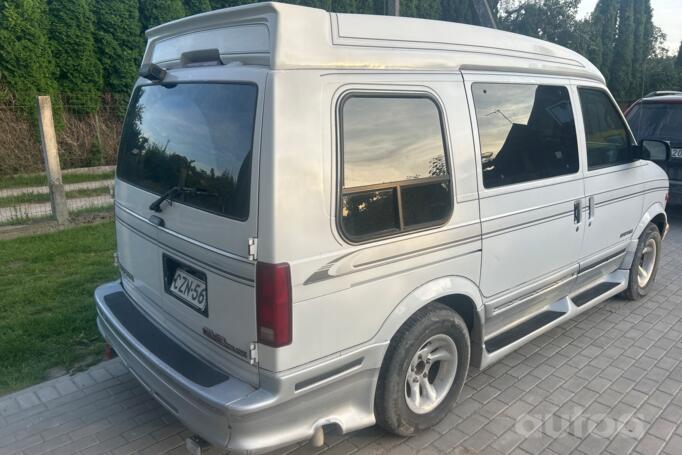 GMC Safari 2 generation