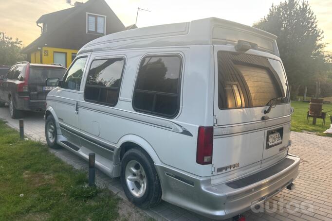 GMC Safari 2 generation