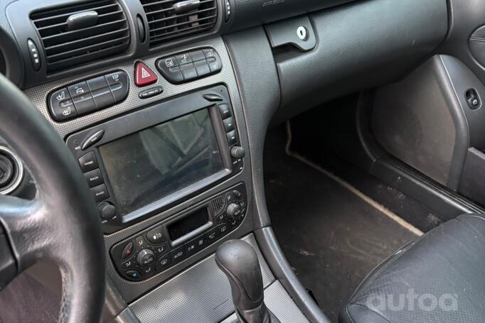Mercedes-Benz C-Class W203/S203/CL203 Sedan