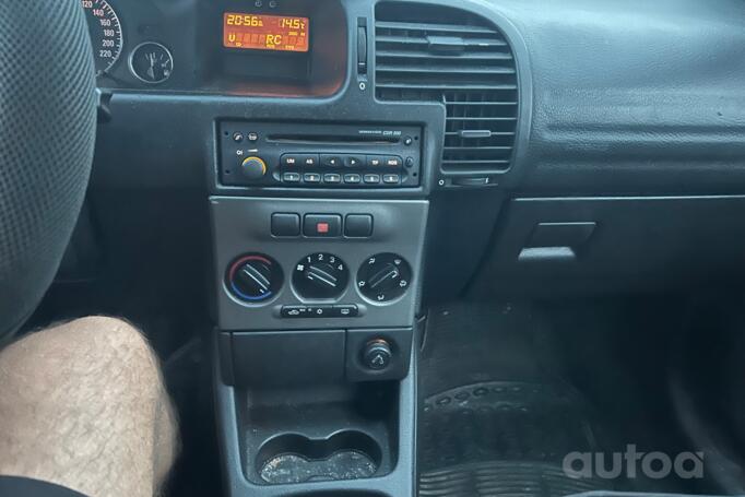 Opel Zafira A [restyling] Minivan 5-doors