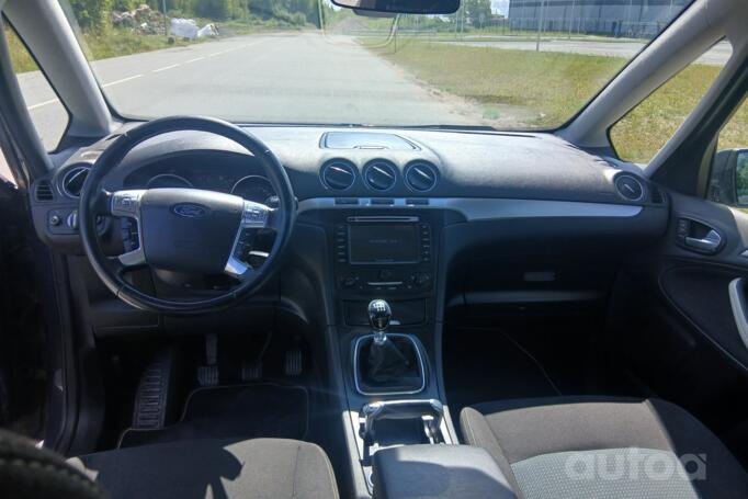 Ford Galaxy 2 generation [restyling] Minivan