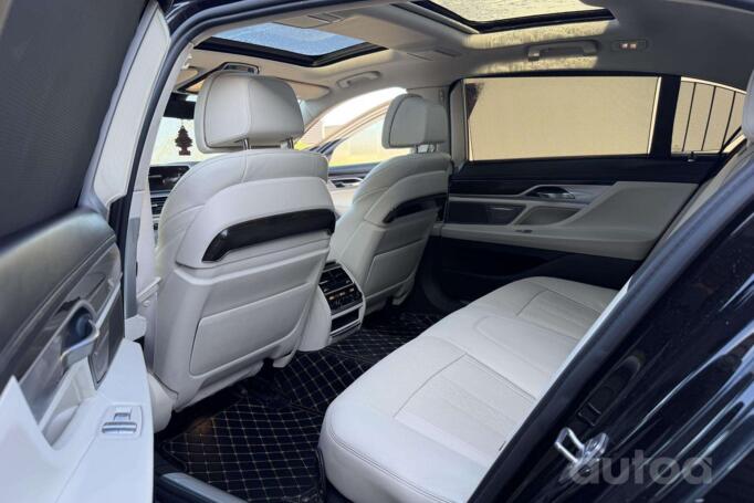 BMW 7 Series F01/F02 Sedan