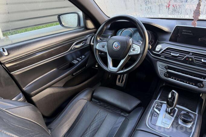 BMW 7 Series F01/F02 [restyling] Sedan