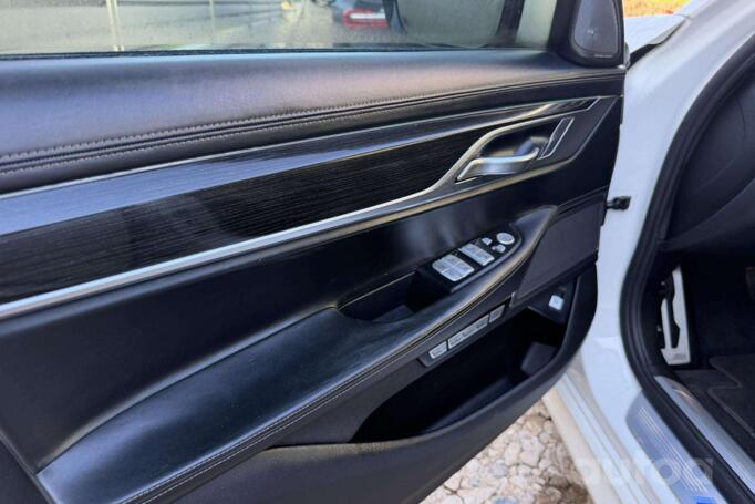 BMW 7 Series F01/F02 [restyling] Sedan