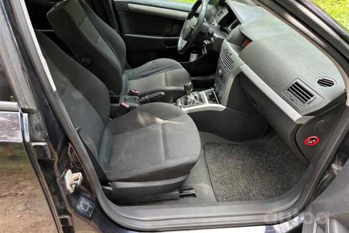 Opel Astra H Hatchback