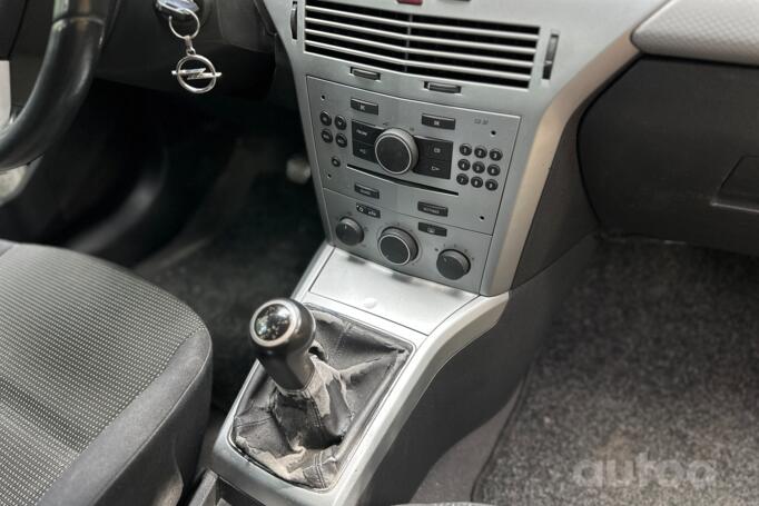 Opel Astra H Hatchback