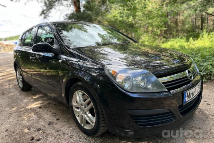 Opel Astra H Hatchback