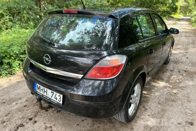 Opel Astra H Hatchback