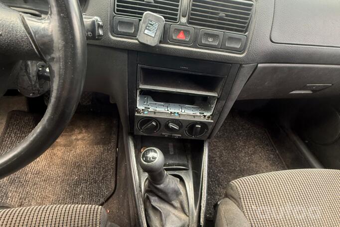 Volkswagen Golf 4 generation wagon