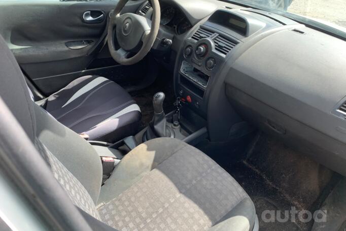 Renault Megane 2 generation [restyling] Hatchback 5-doors